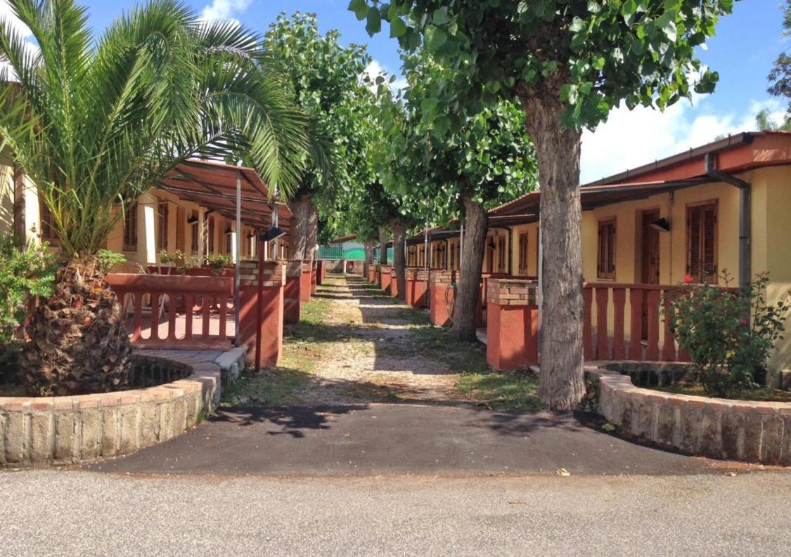 Onda Camping Village อาร์เดีย ภายนอก รูปภาพ